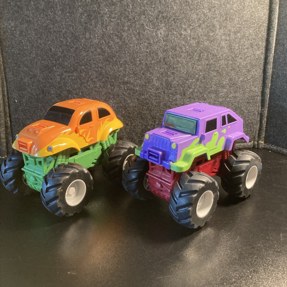Lakeshore Snap & Design Monster Trucks Set Building Toy Vehicles Pull Back Works